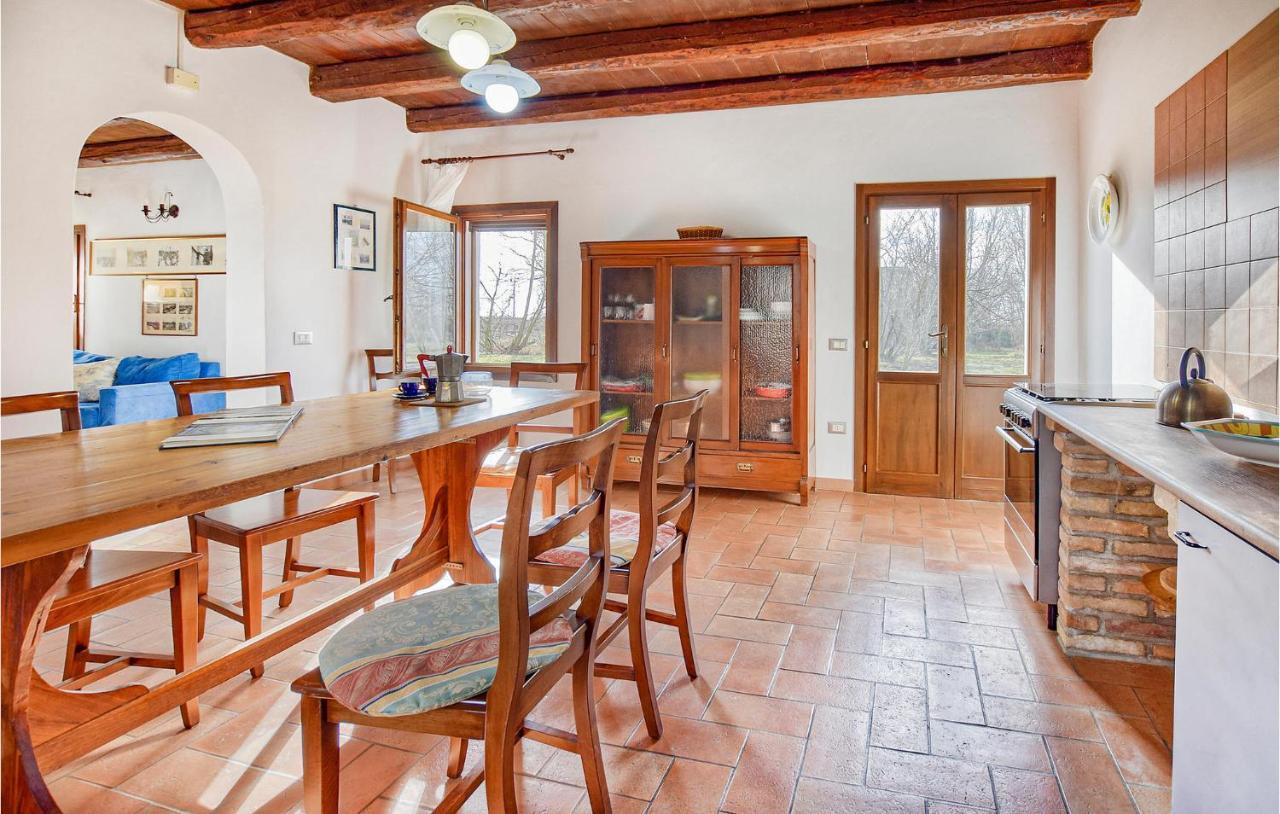 2 Bedroom Awesome Home In Taglio Di Po Ro 포르토 비로 외부 사진